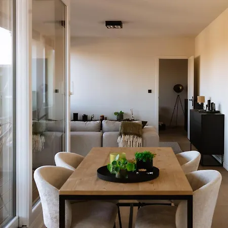 La Petite Foret Stylish Apartment *